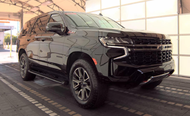 2022 Chevrolet Tahoe Z71 — photo 2 of 10