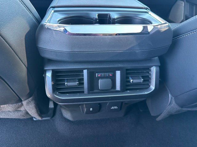 2023 Ford F-150 Lariat — photo 12 of 25