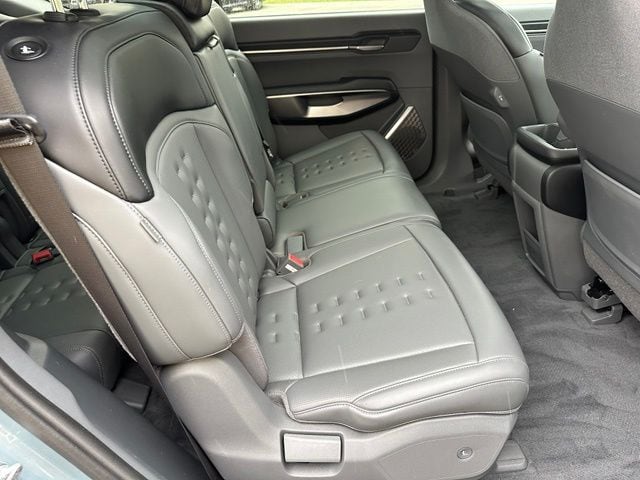 2024 Kia EV9 Wind — photo 9 of 44