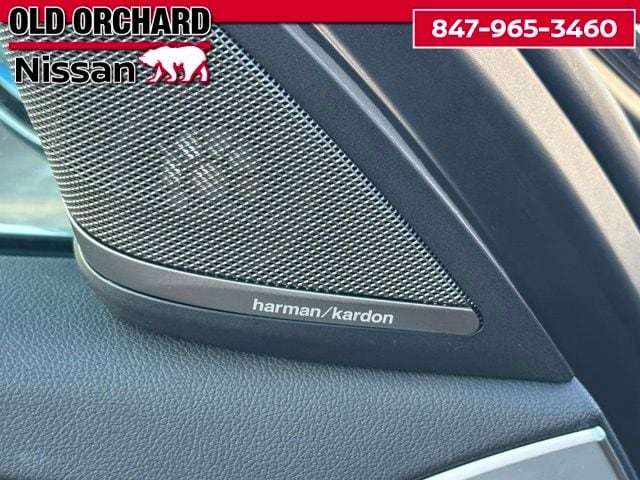 2023 BMW 5 Series 530i xDrive — photo 10 of 24