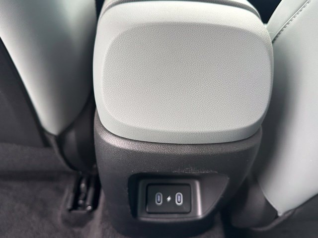 2025 Hyundai Elantra Hybrid Limited — photo 16 of 26