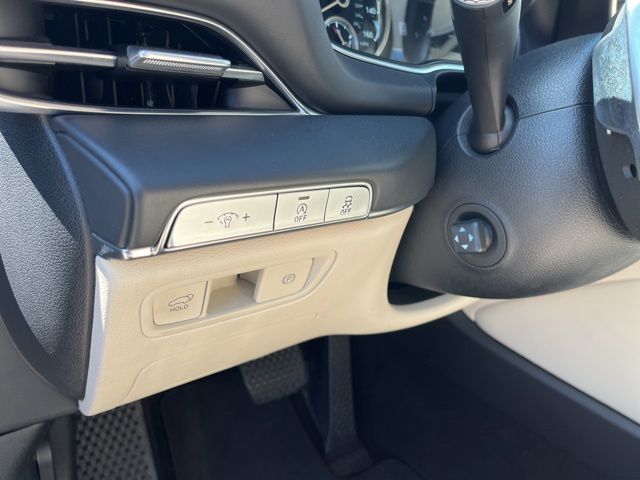 2023 Genesis GV80 2.5T — photo 20 of 34