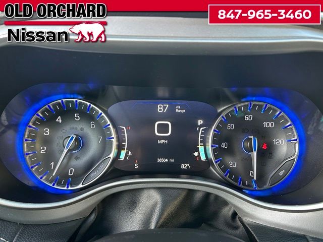 2024 Chrysler Pacifica Touring — photo 21 of 22