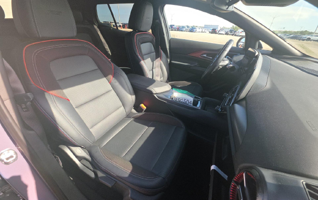 2024 Chevrolet Equinox EV RS — photo 6 of 9