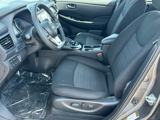 2025 Nissan Leaf SV Plus — photo 17 of 29