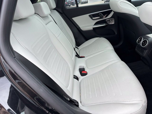2024 Mercedes-Benz GLC GLC 300 — photo 10 of 31