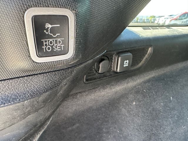 2022 Jeep Grand Cherokee Summit Reserve — photo 13 of 31