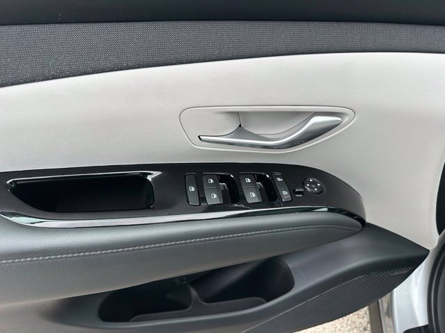 2024 Hyundai Tucson Hybrid Limited — photo 23 of 39
