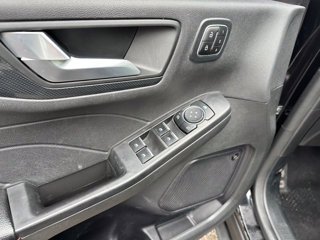 2023 Ford Escape ST-Line Select — photo 22 of 33