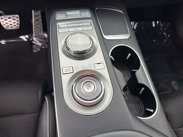 2023 Genesis GV70 2.5T — photo 25 of 41