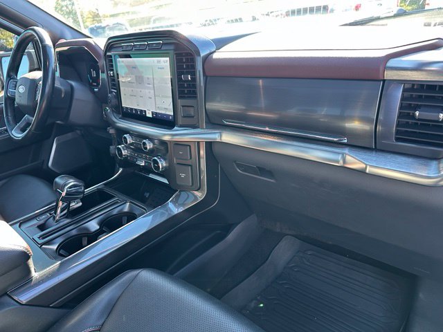 2023 Ford F-150 Lariat — photo 10 of 28