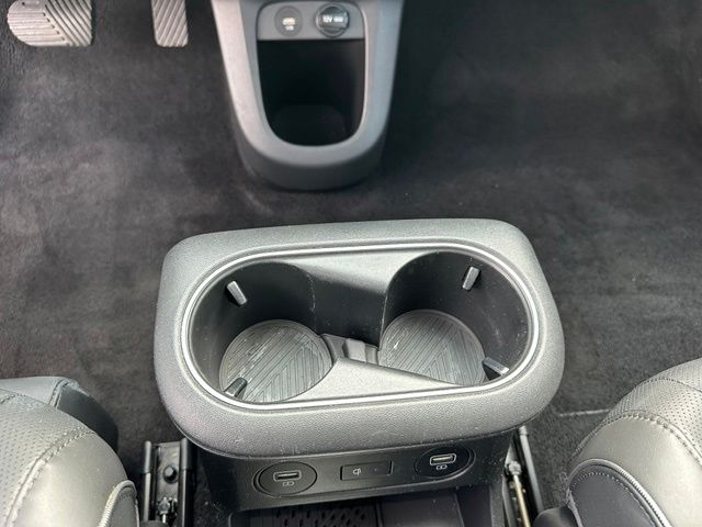 2023 Hyundai IONIQ 5 Limited — photo 23 of 38
