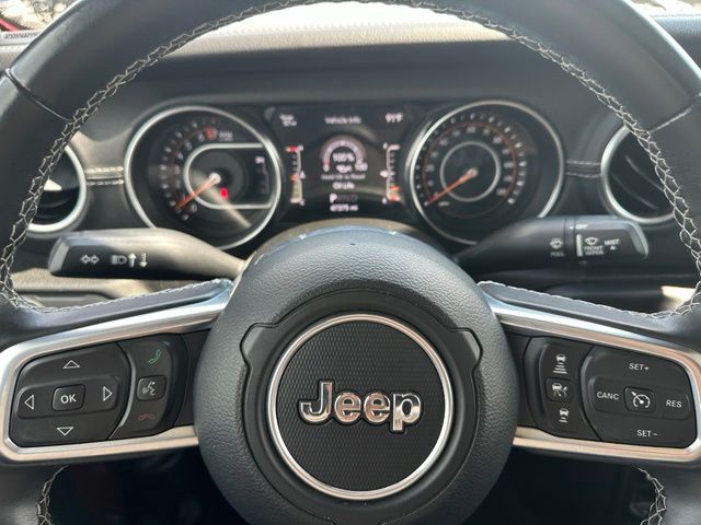 2021 Jeep Gladiator Overland — photo 26 of 28