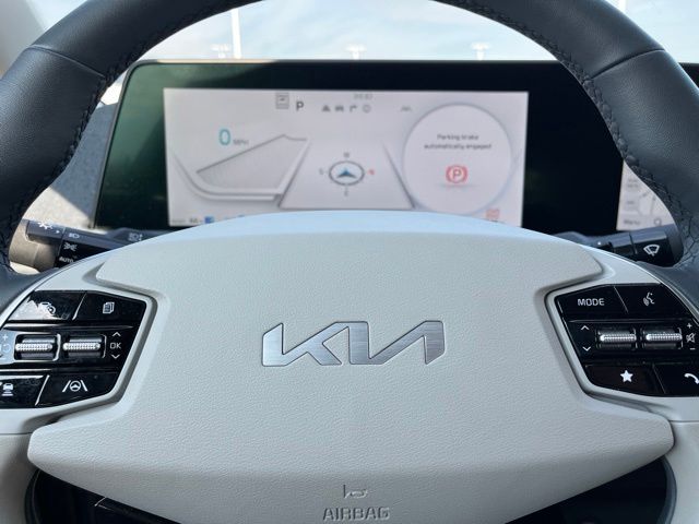 2023 Kia EV6 Wind — photo 29 of 32