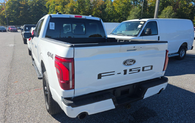 2025 Ford F-150 Lariat — photo 4 of 10