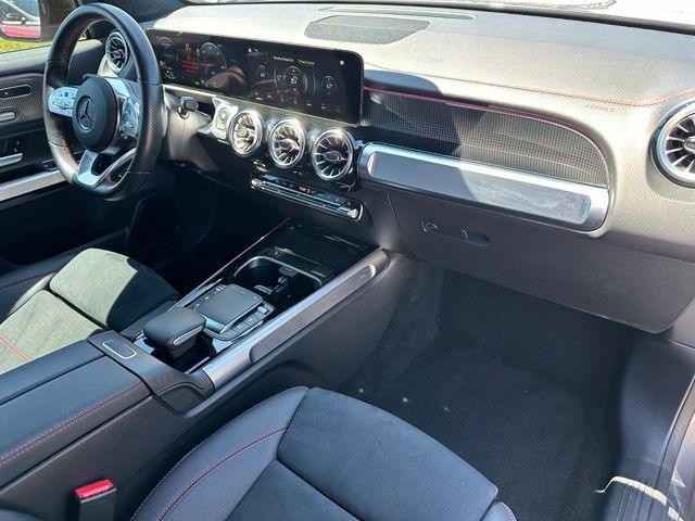 2023 Mercedes-Benz EQB 300 — photo 9 of 27