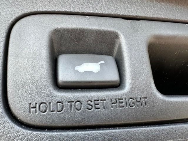 2023 Honda CR-V EX-L — photo 10 of 30
