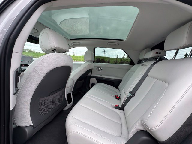 2022 Hyundai IONIQ 5 Limited — photo 16 of 41