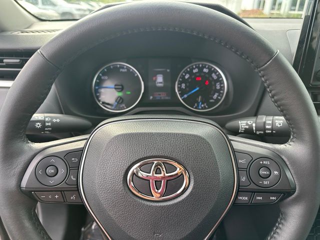 2022 Toyota RAV4 Hybrid XLE — photo 27 of 28