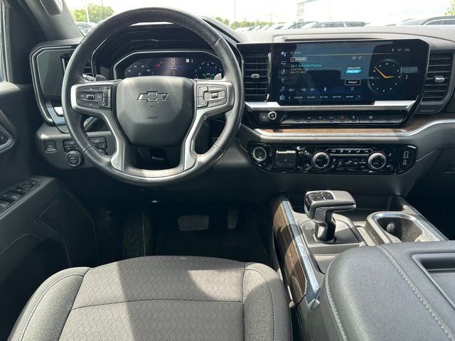 2022 Chevrolet Silverado 1500 RST — photo 10 of 23
