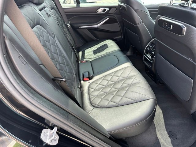 2025 BMW X5 xDrive40i — photo 11 of 31