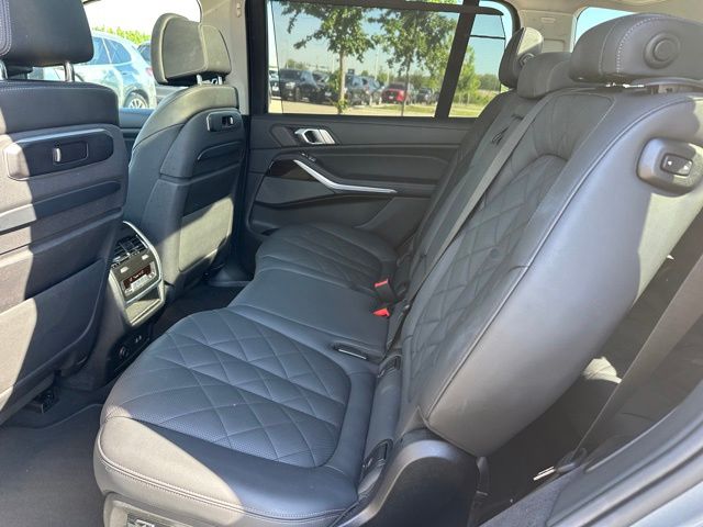 2024 BMW X7 xDrive40i — photo 16 of 48