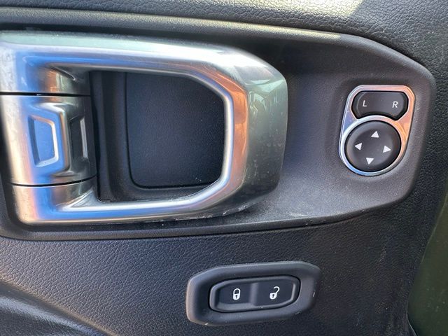 2022 Jeep Wrangler Unlimited Sport Altitude — photo 17 of 26