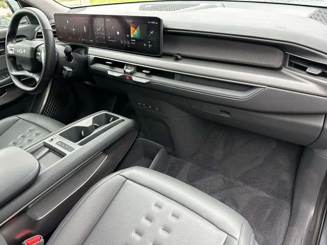 2024 Kia EV9 Wind — photo 10 of 44