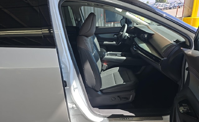 2025 Nissan Murano Platinum — photo 6 of 8