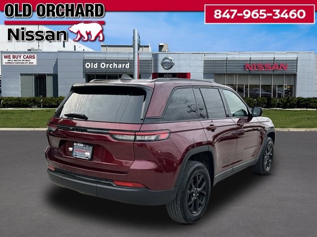 2024 Jeep Grand Cherokee Altitude — photo 4 of 20