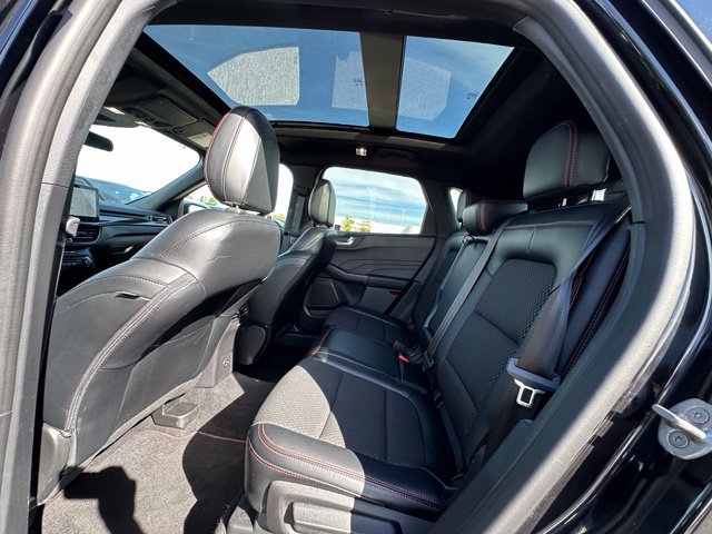 2023 Ford Escape ST-Line Select — photo 20 of 33