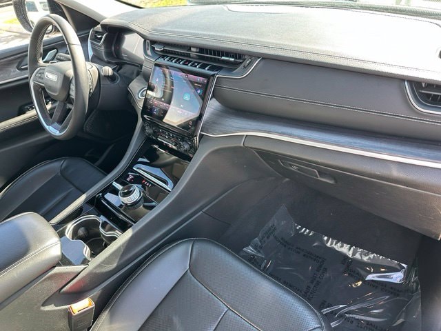 2023 Jeep Grand Cherokee Limited — photo 10 of 37