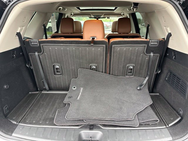 2024 Nissan Pathfinder Platinum — photo 15 of 36