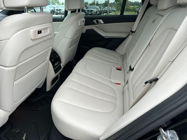 2022 BMW X5 xDrive45e — photo 33 of 46