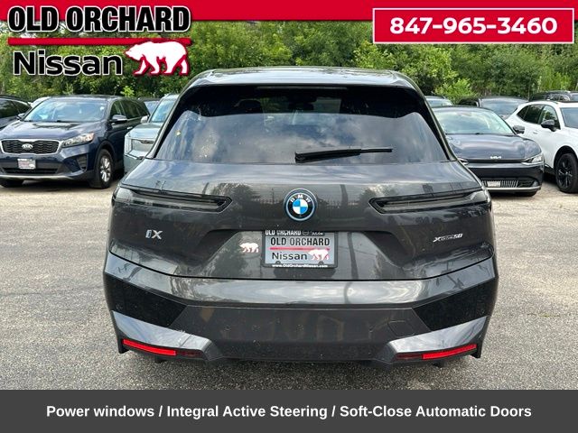 2023 BMW iX xDrive50 — photo 8 of 25