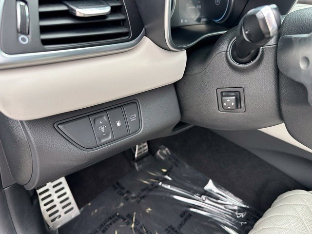 2023 Genesis G70 3.3T — photo 21 of 39