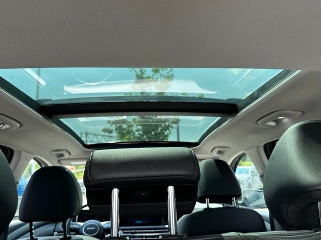 2025 Hyundai Tucson Hybrid SEL Convenience — photo 13 of 35