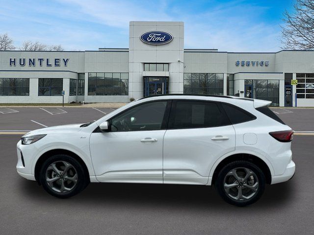 2023 Ford Escape ST-Line Select — photo 7 of 30