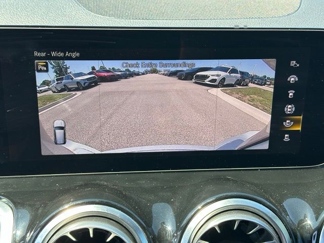 2023 Mercedes-Benz GLB GLB 35 AMG® — photo 15 of 37