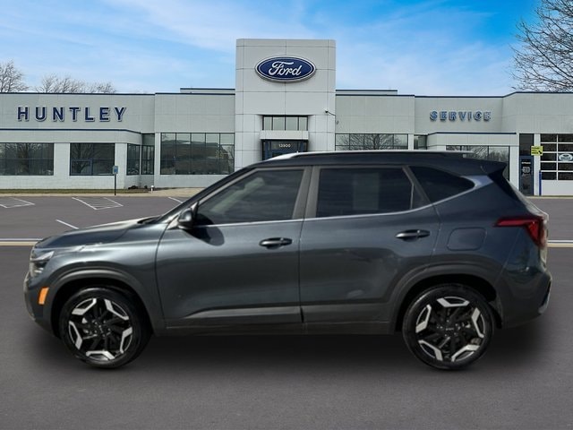 2025 Kia Seltos SX — photo 7 of 25