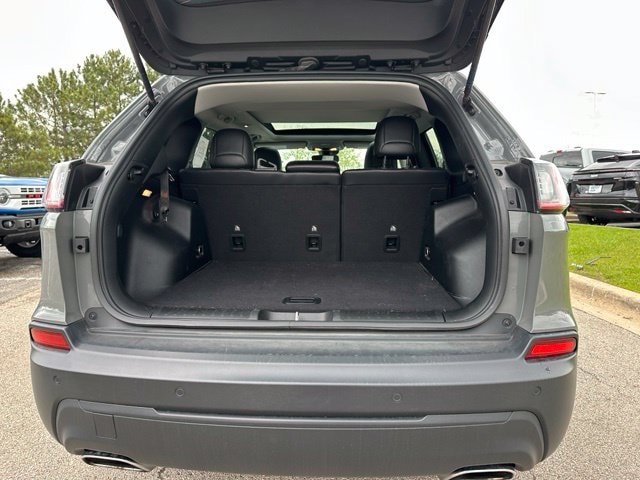 2020 Jeep Cherokee Latitude Plus — photo 9 of 23