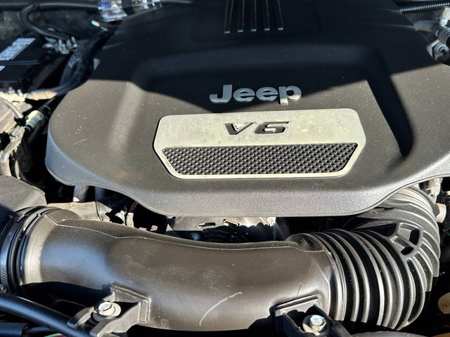 2016 Jeep Wrangler Unlimited Sahara — photo 9 of 25