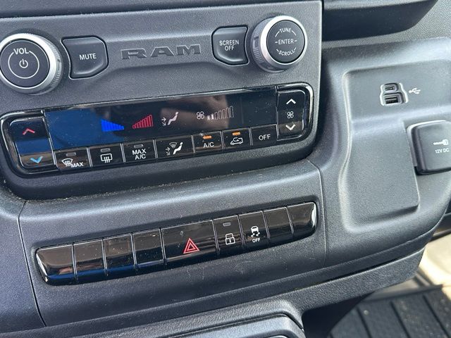 2023 Ram Promaster 3500 High Roof — photo 17 of 18