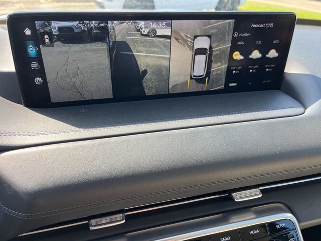 2023 Genesis GV80 2.5T — photo 26 of 34