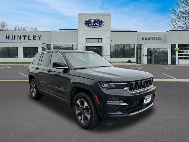 2022 Jeep Grand Cherokee 4xe — photo 4 of 29