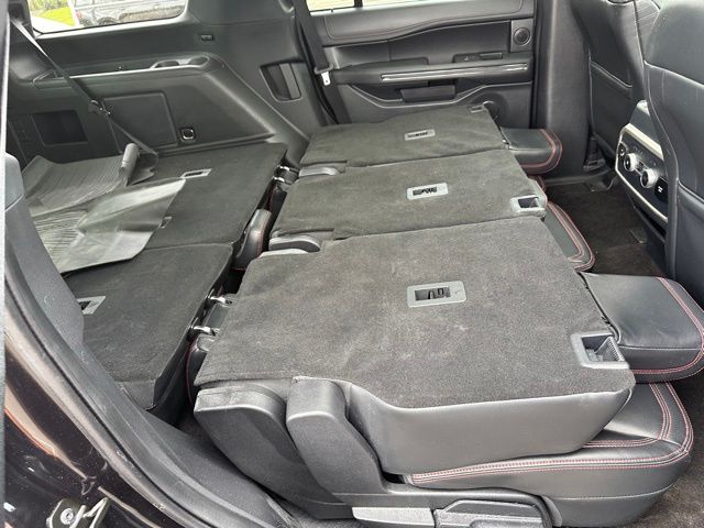 2022 Ford Expedition Limited — photo 10 of 34