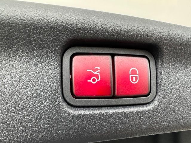 2023 Mercedes-Benz C-Class C 43 AMG® — photo 13 of 30