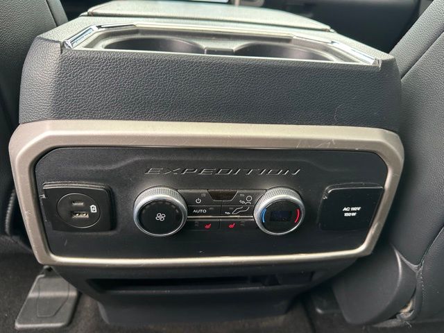 2022 Ford Expedition Limited — photo 22 of 34