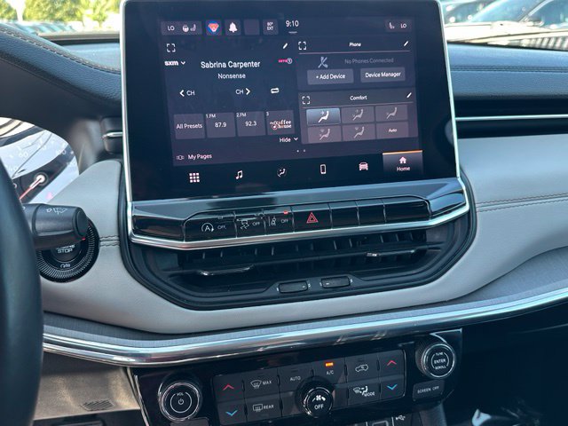 2022 Jeep Compass Limited — photo 21 of 25