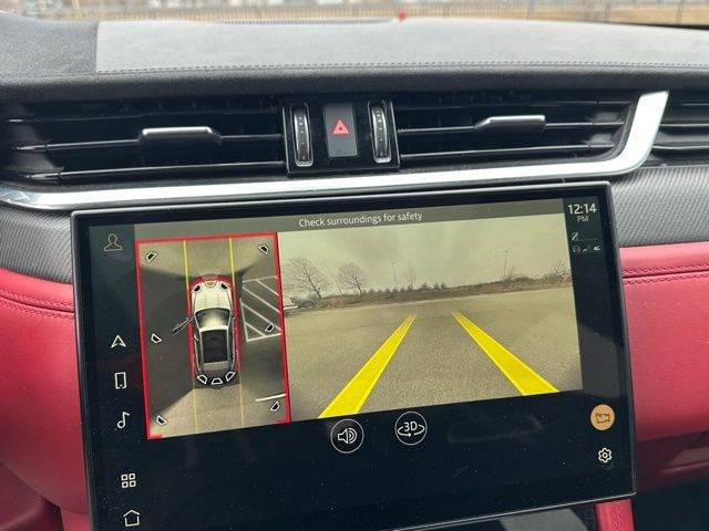 2023 Jaguar F-PACE SVR — photo 22 of 23